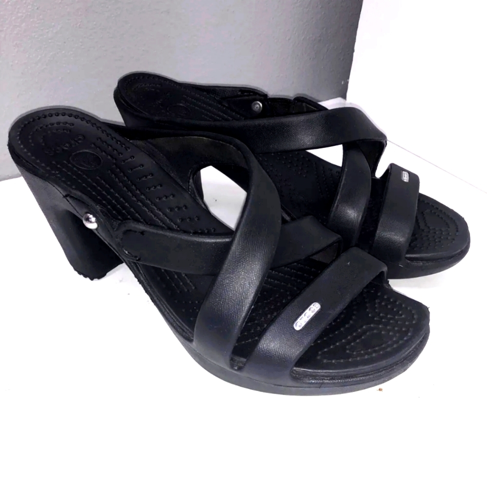 CROCS WOMENS CYLRUS STRAPPY BLACK HEELS SIZE 7w